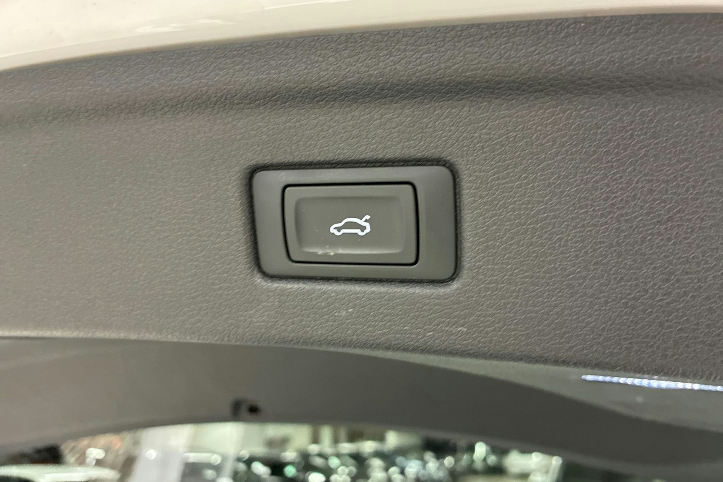 Valkoinen Audi A5 2022 kuva 23.