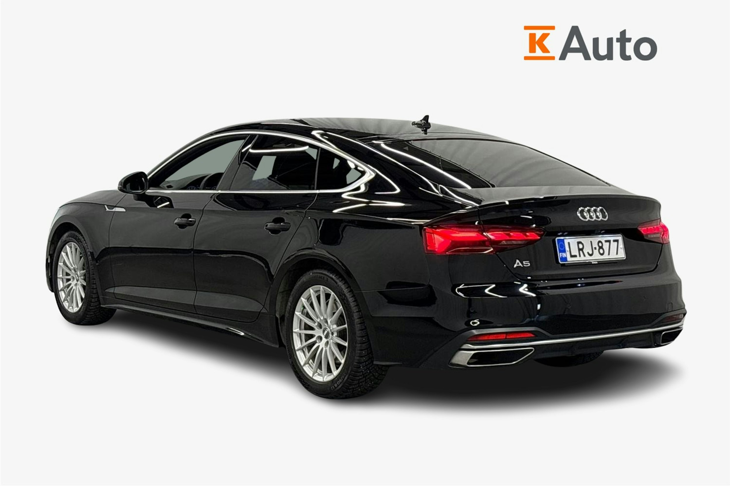 musta Audi A5 2022 kuva 2.