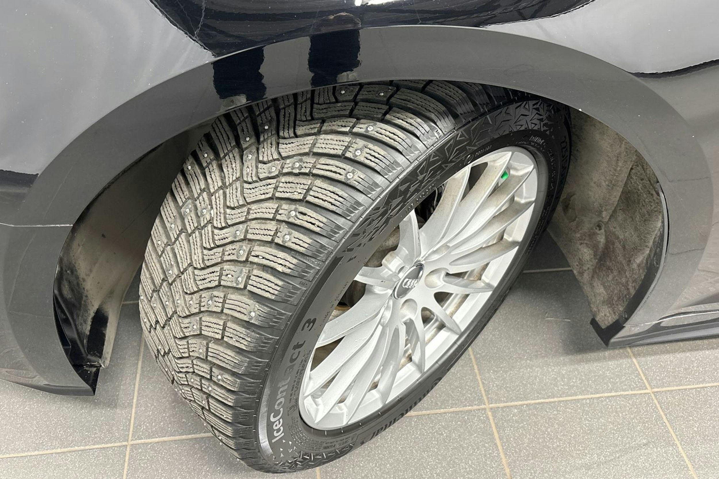 musta Audi A5 2022 kuva 13.