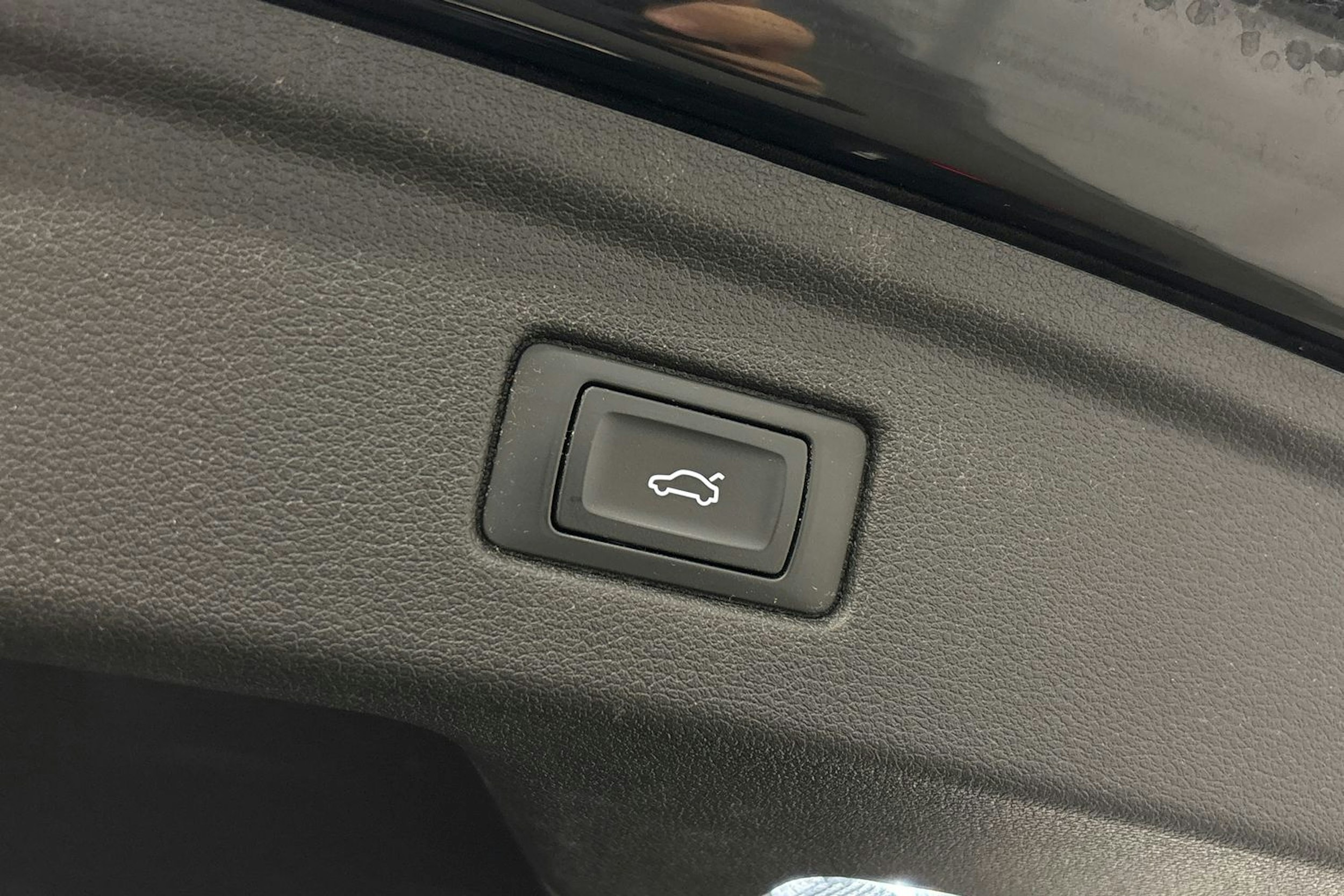 musta Audi A5 2022 kuva 17.