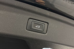 musta Audi A5 2022 kuva 17.
