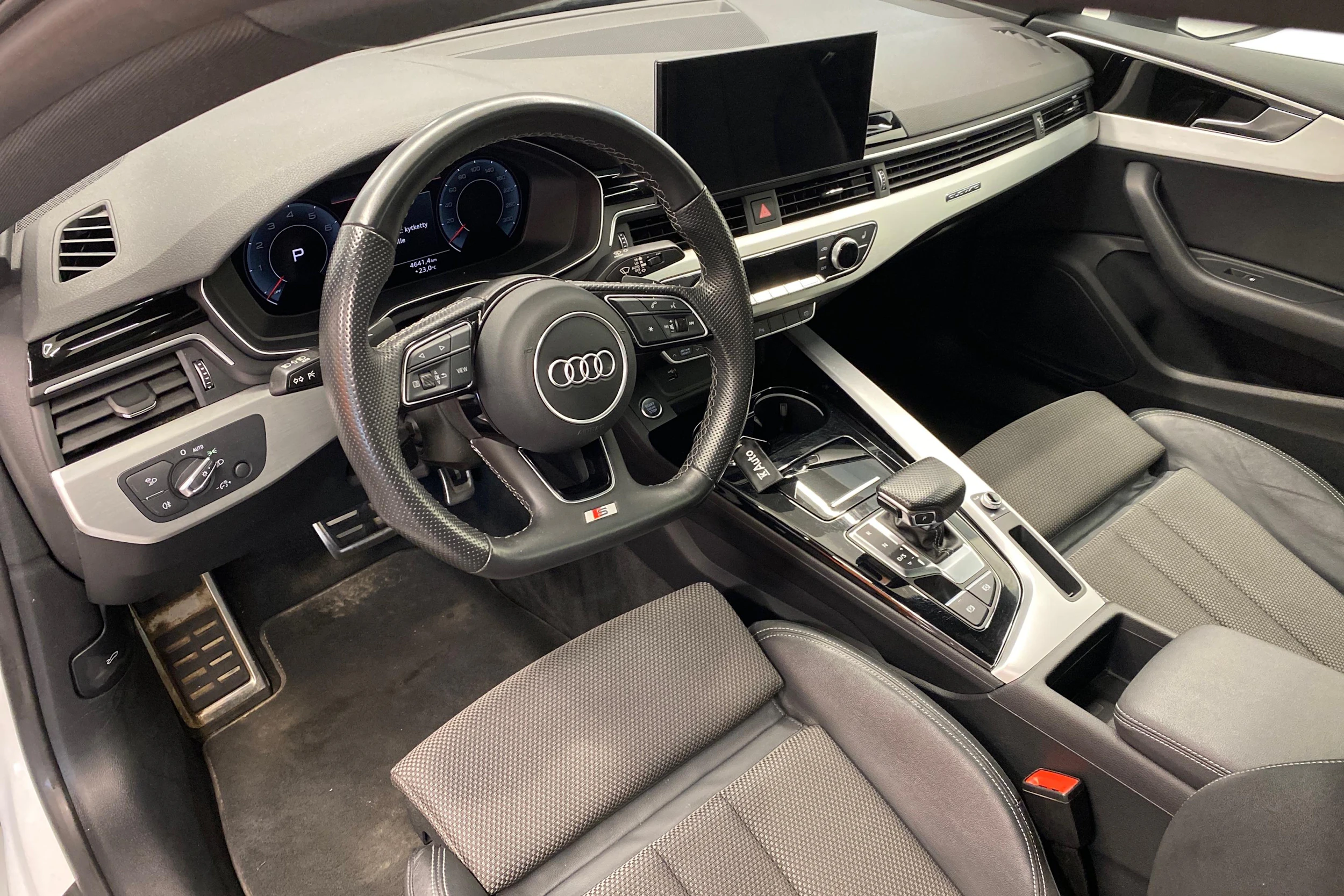 Valkoinen Audi A5 2022 kuva 6.