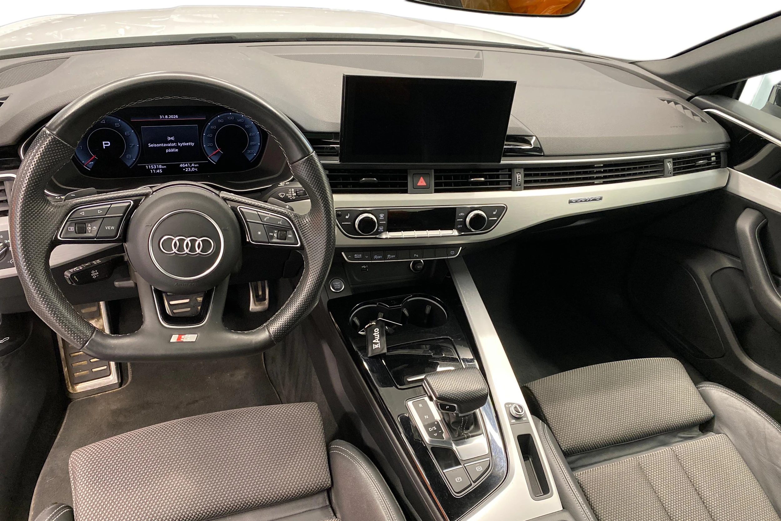 Valkoinen Audi A5 2022 kuva 7.