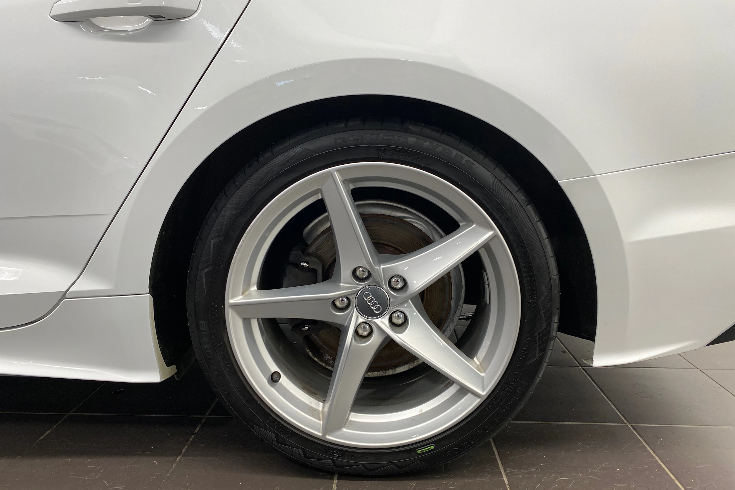 Valkoinen Audi A5 2022 kuva 10.