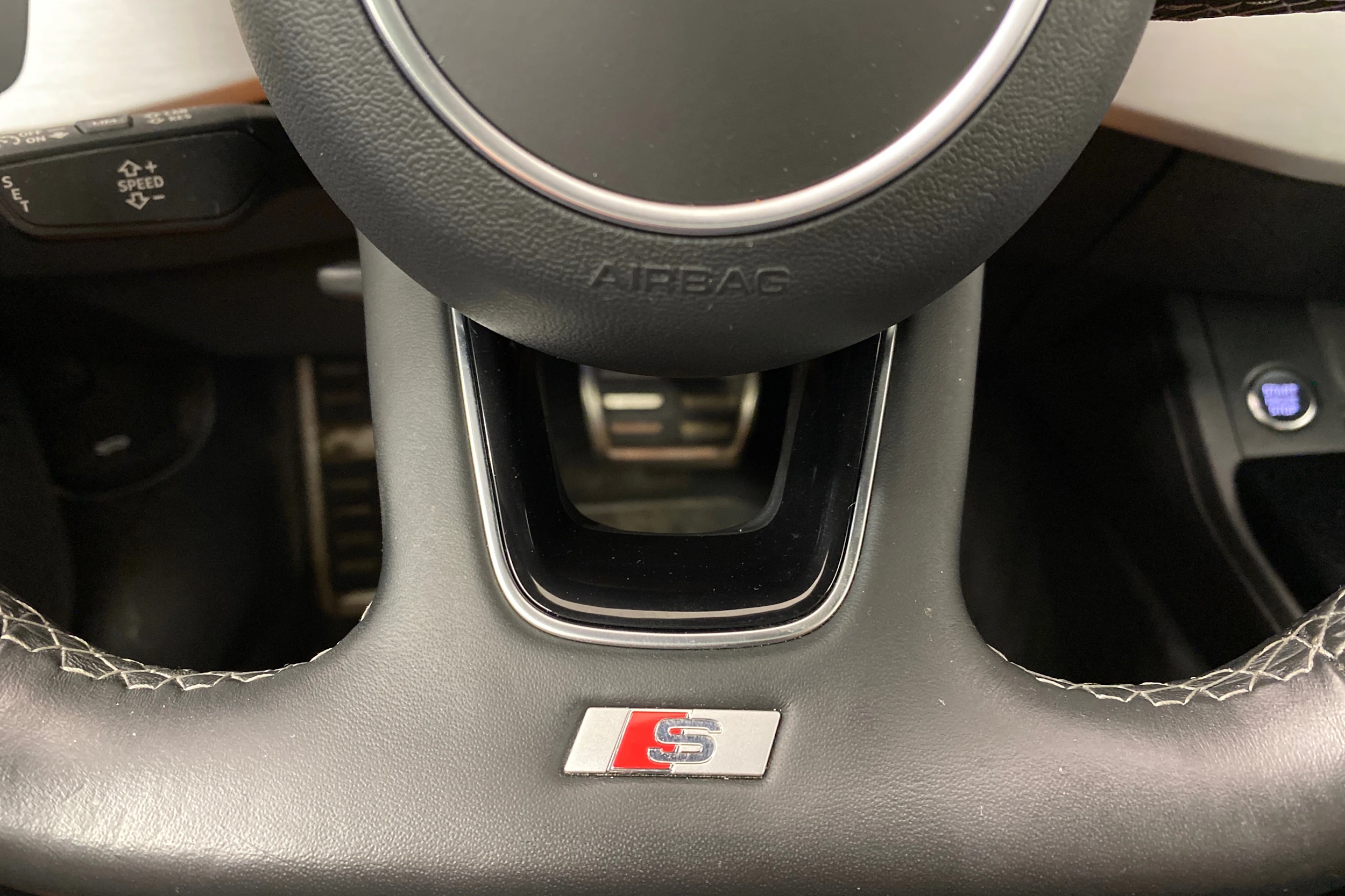 Valkoinen Audi A5 2022 kuva 21.