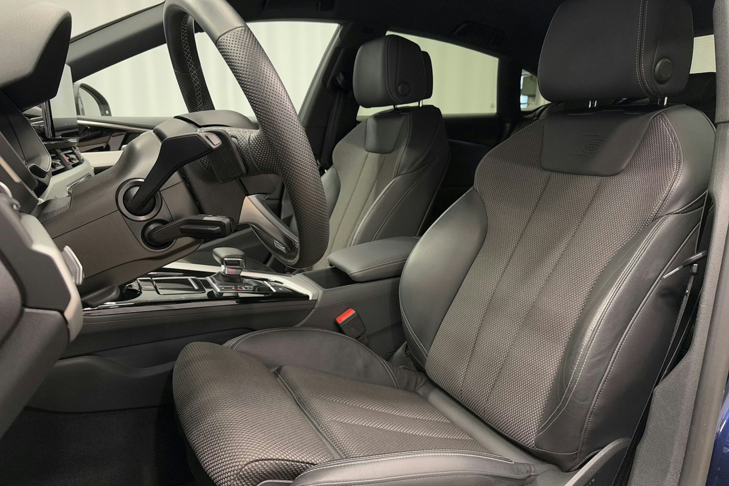 Sininen Audi A5 2022 kuva 20.