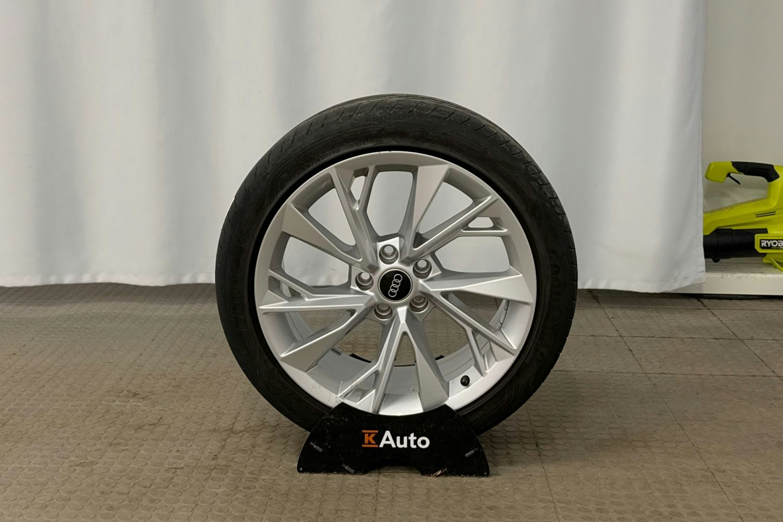 Sininen Audi A5 2022 kuva 28.