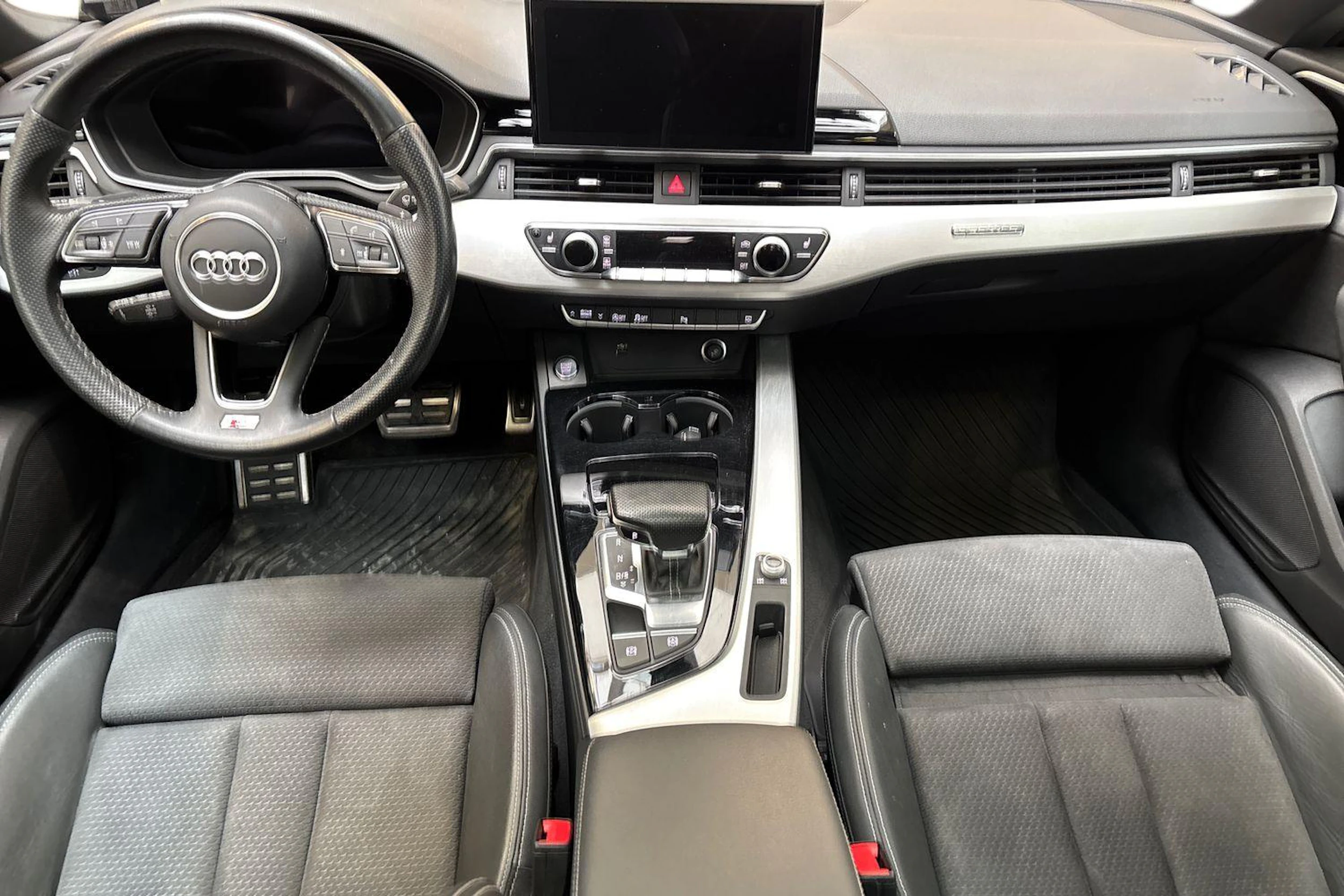 musta Audi A5 2022 kuva 7.