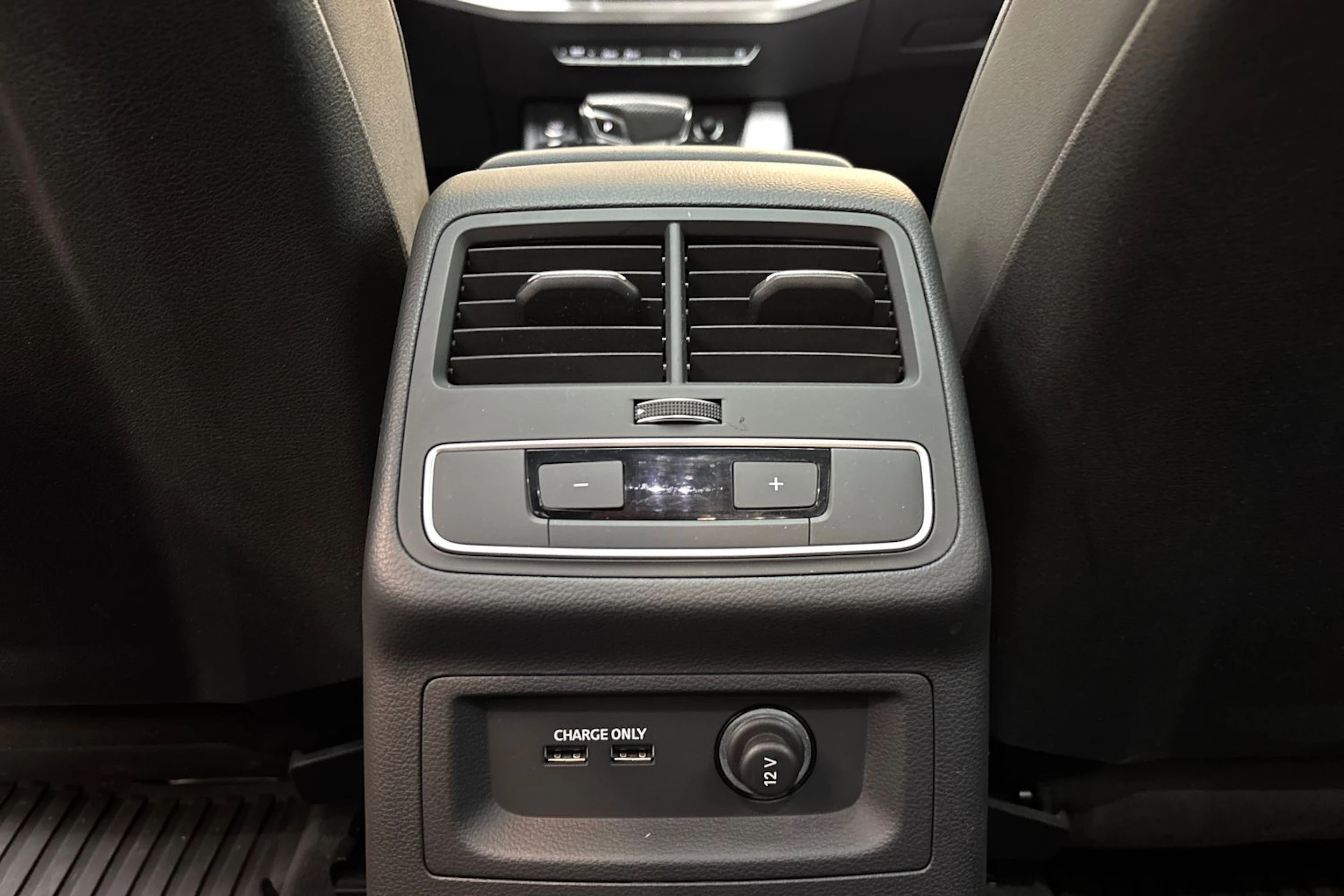 musta Audi A5 2022 kuva 13.