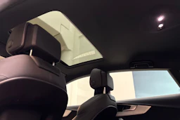 musta Audi A5 2022 kuva 14.