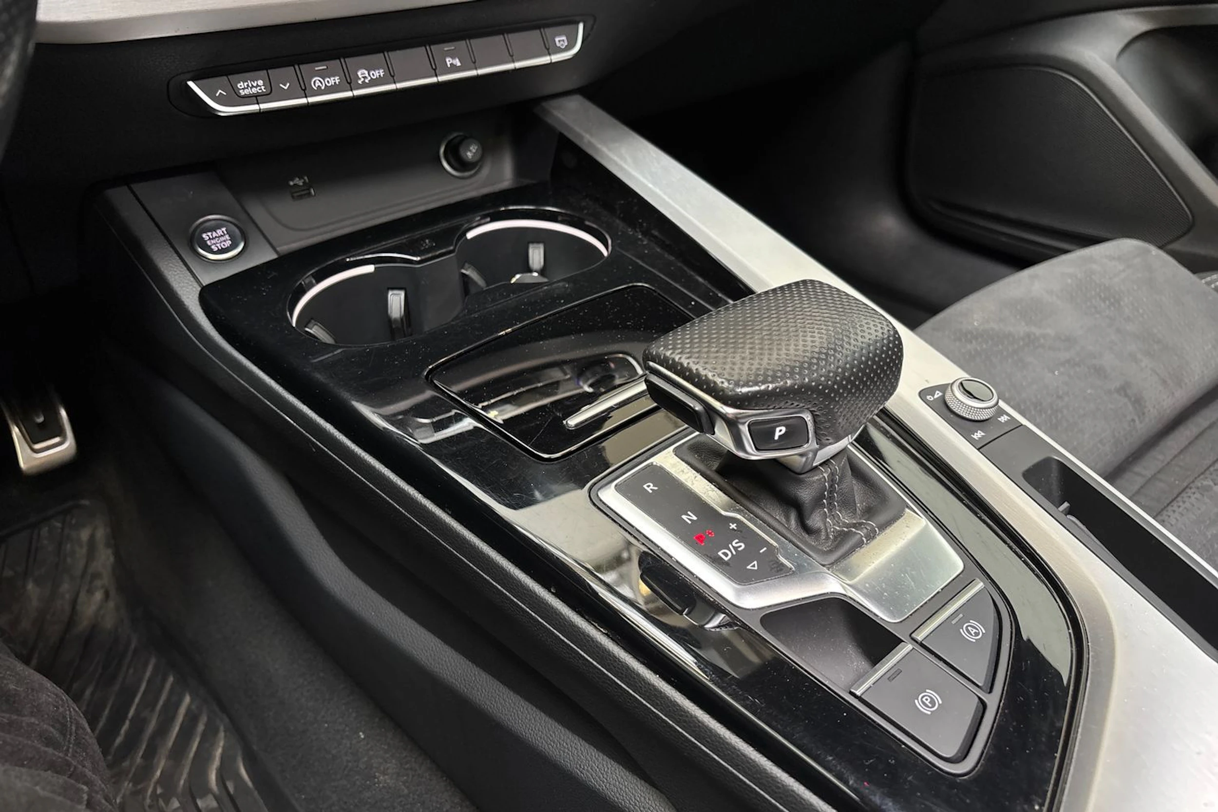 musta Audi A5 2022 kuva 26.