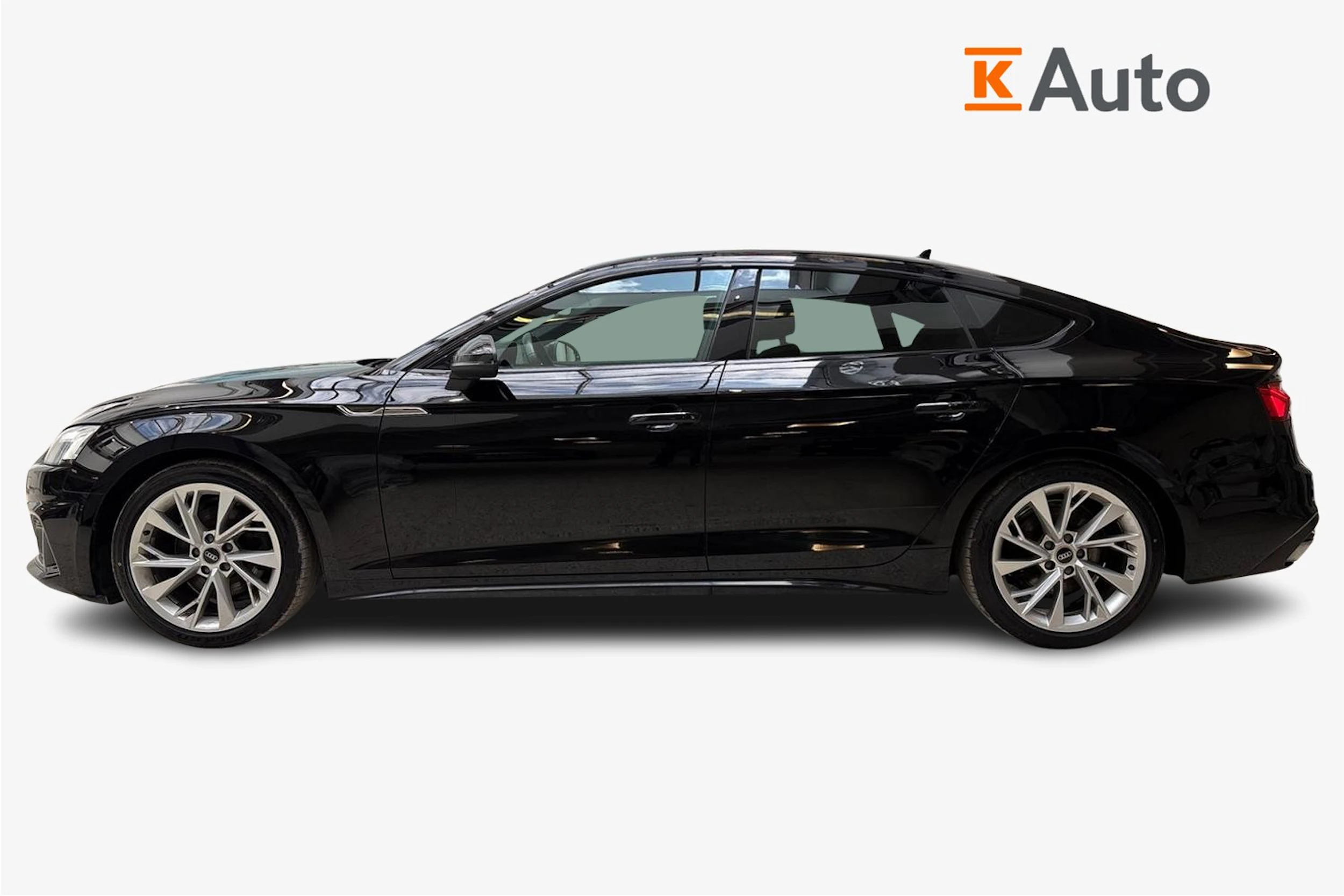musta Audi A5 2022 kuva 7.