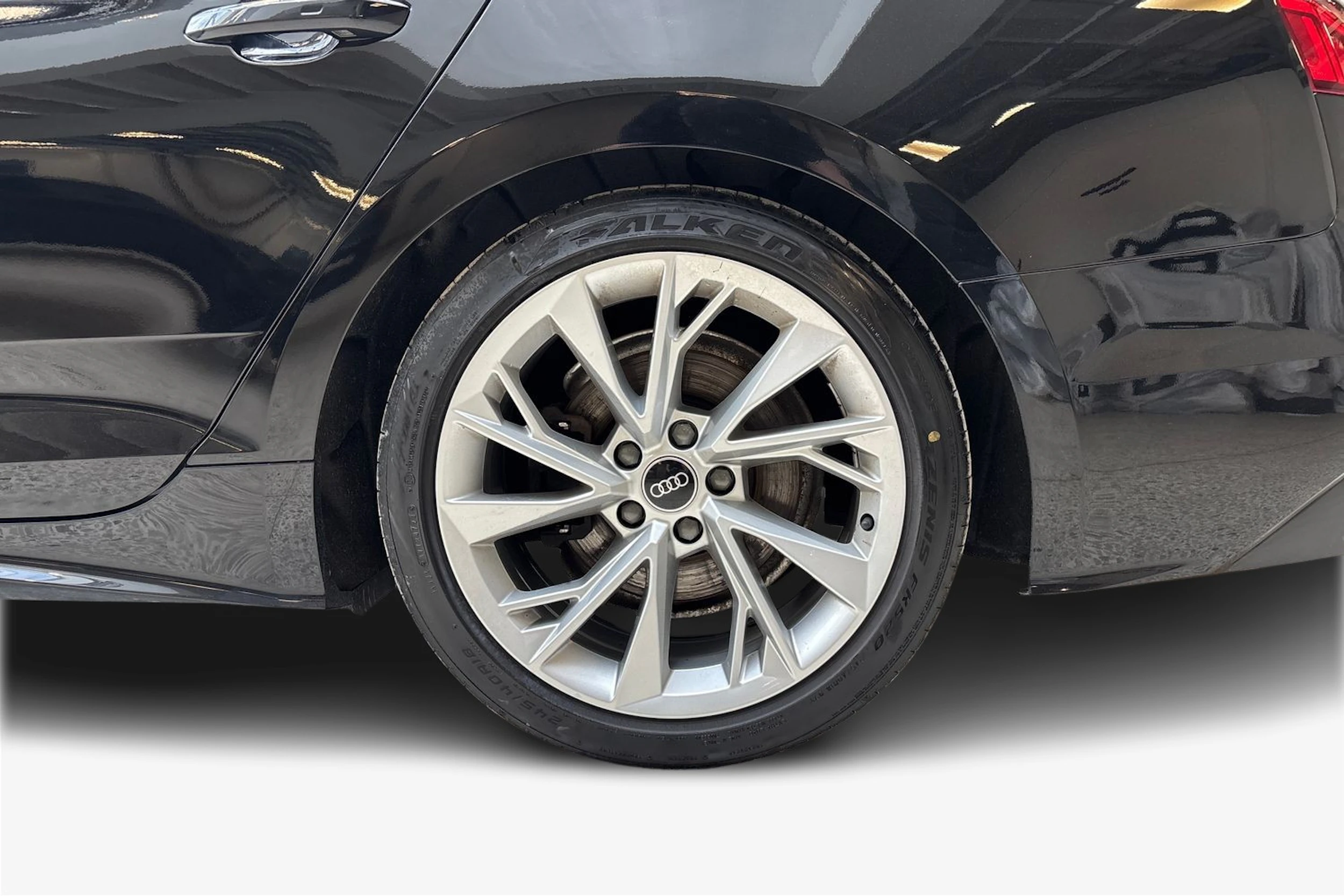 musta Audi A5 2022 kuva 12.