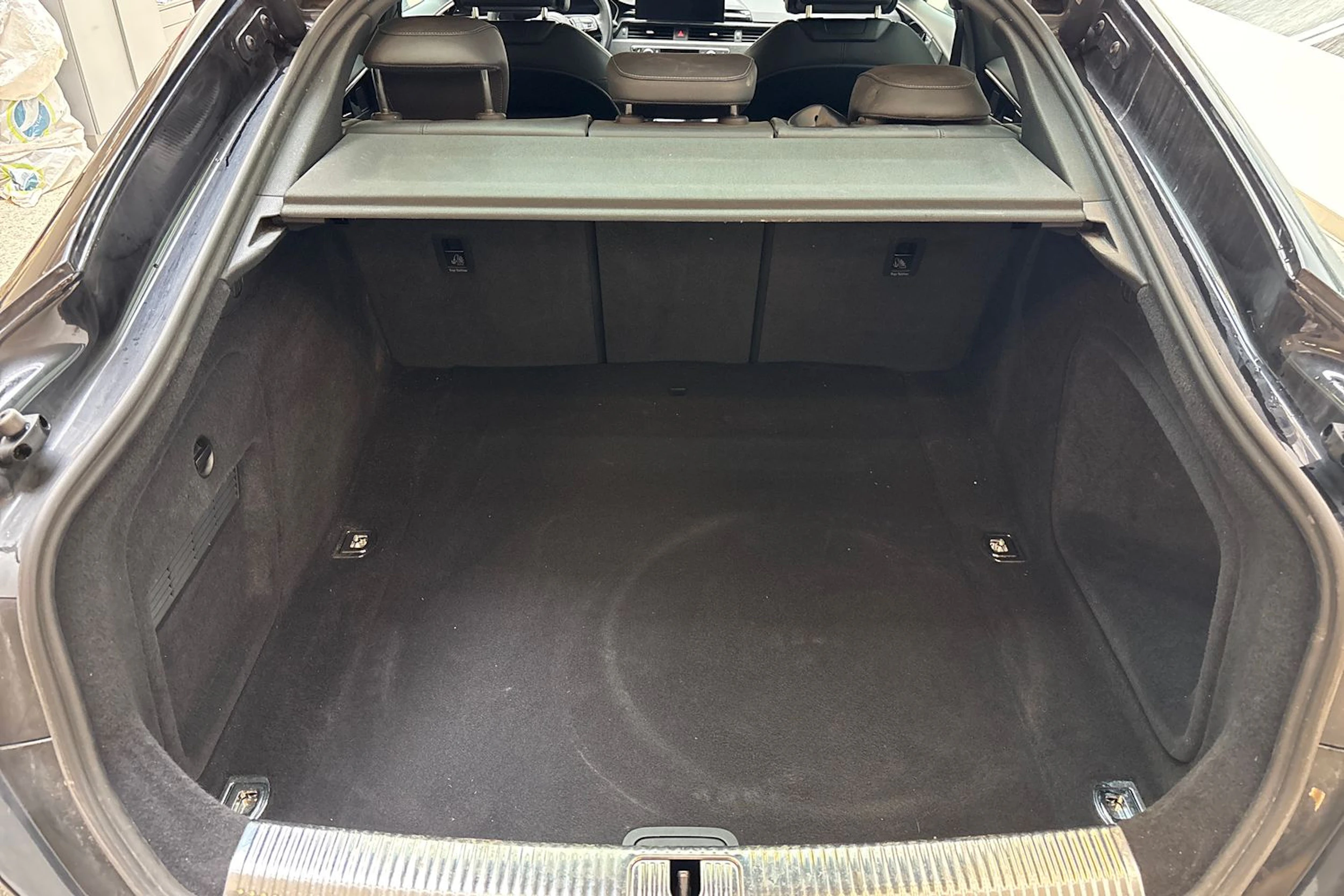 musta Audi A5 2022 kuva 16.