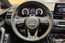 musta Audi A5 2022 kuva 22.