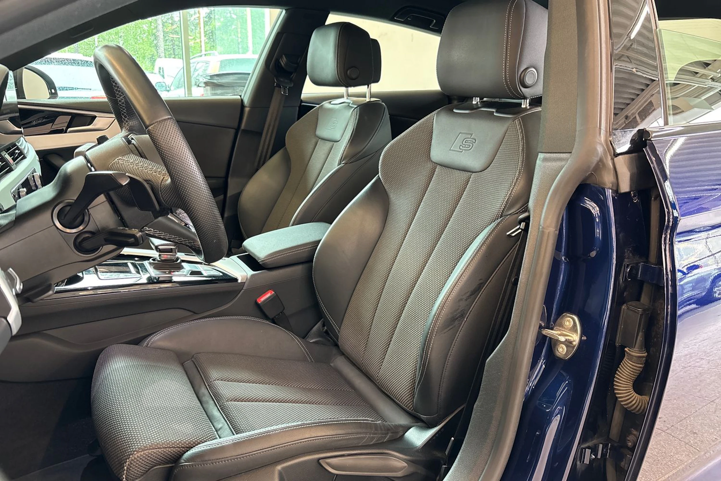 Sininen Audi A5 2022 kuva 17.