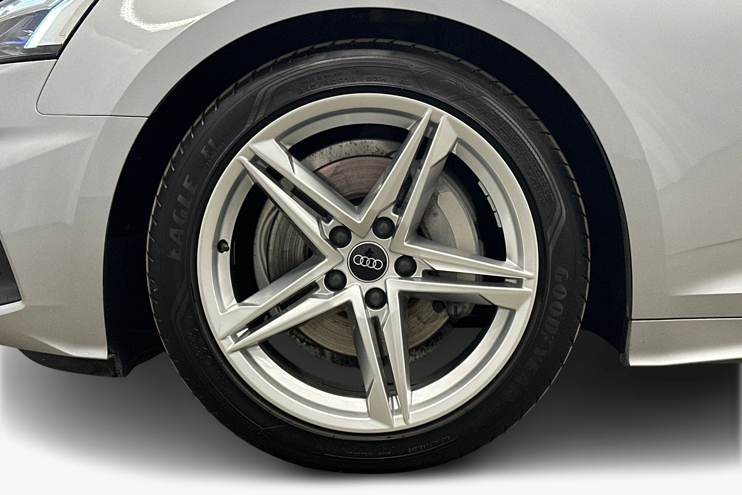 harmaa Audi A5 2023 kuva 9.