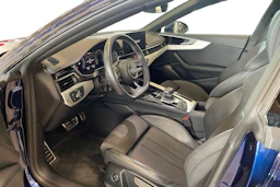 sininen Audi A5 2023 kuva 6.