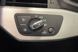sininen Audi A5 2023 kuva 20.