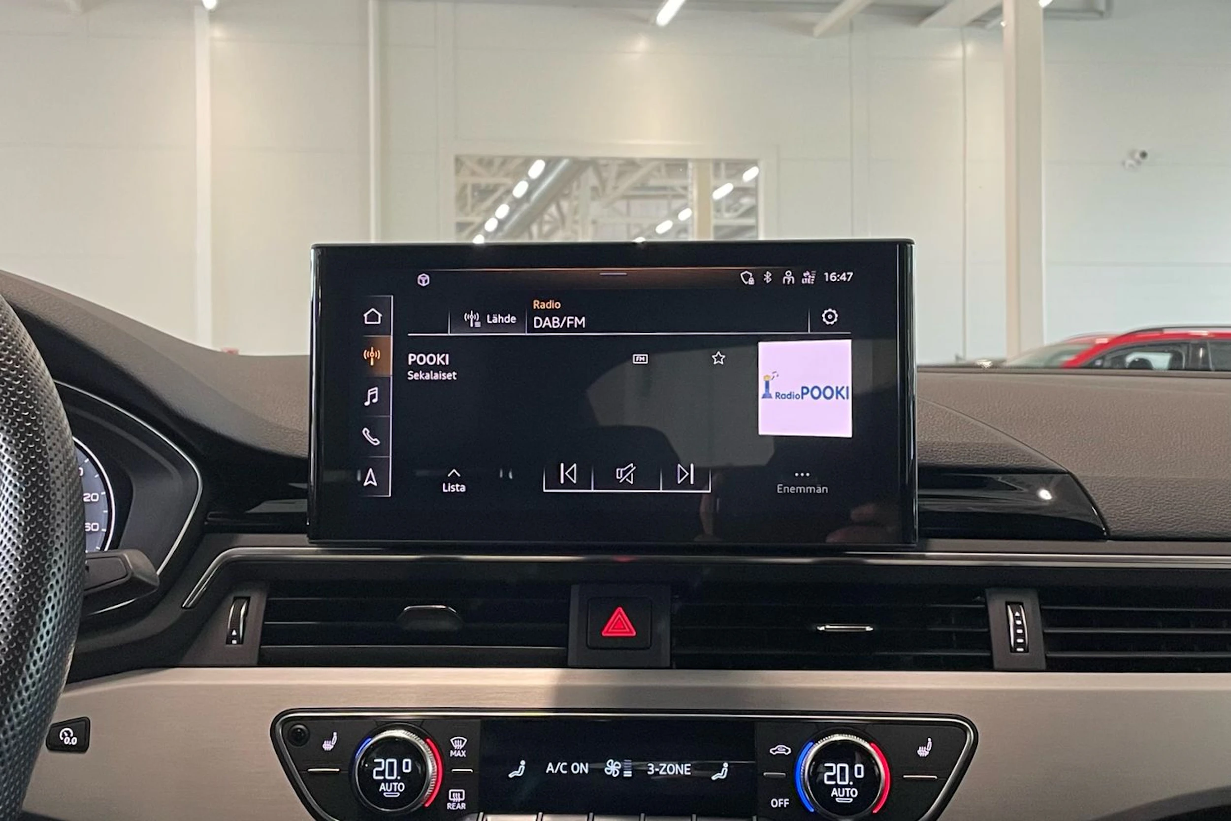 sininen Audi A5 2023 kuva 21.