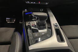 sininen Audi A5 2023 kuva 29.