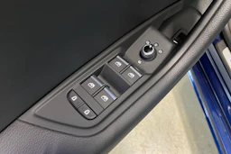 sininen Audi A5 2023 kuva 30.