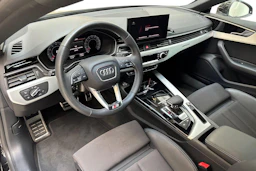 musta Audi A5 2023 kuva 6.