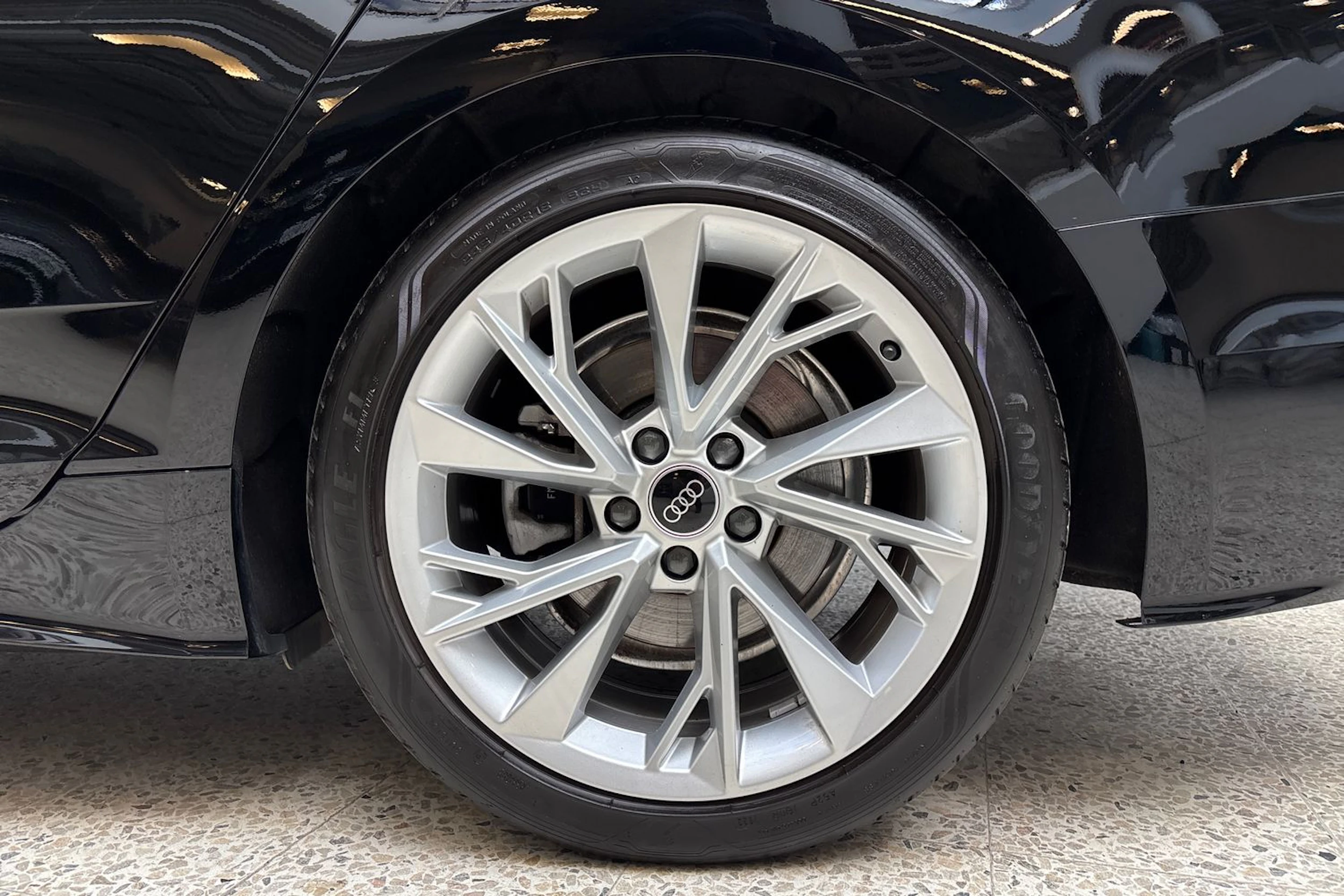 musta Audi A5 2023 kuva 10.