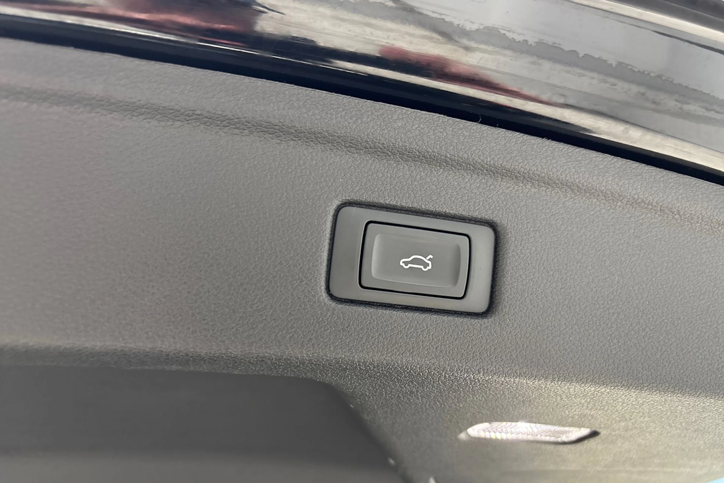 musta Audi A5 2023 kuva 13.