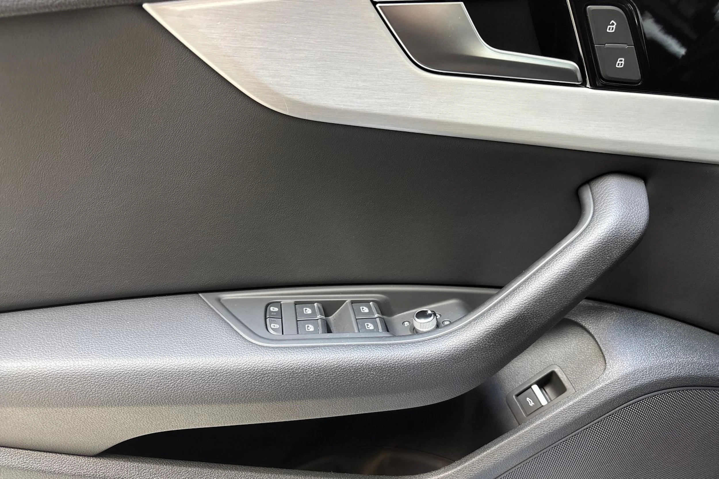 musta Audi A5 2023 kuva 16.