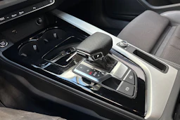 musta Audi A5 2023 kuva 23.