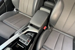 musta Audi A5 2023 kuva 24.