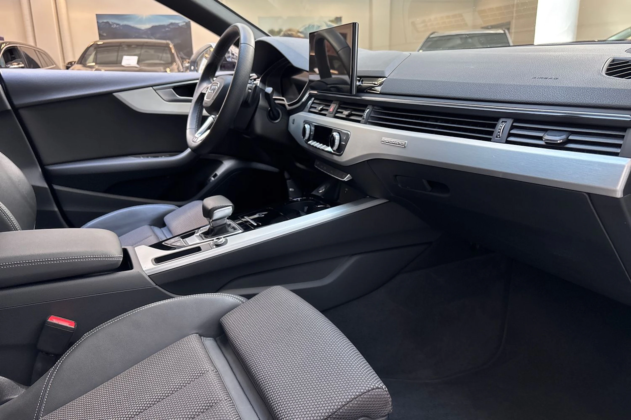 musta Audi A5 2023 kuva 26.