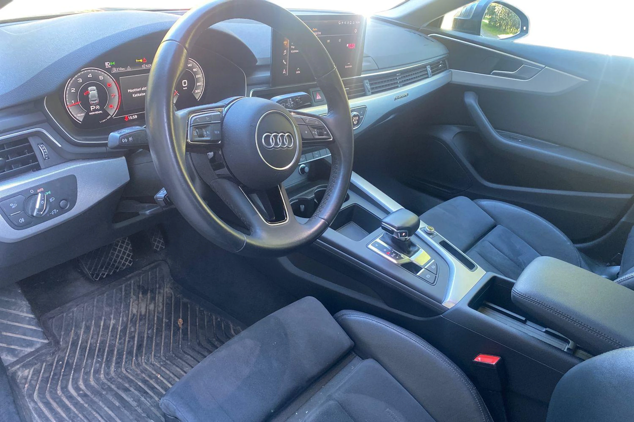Harmaa Audi A5 2023 kuva 3.