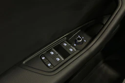 valkoinen Audi A5 2023 kuva 19.