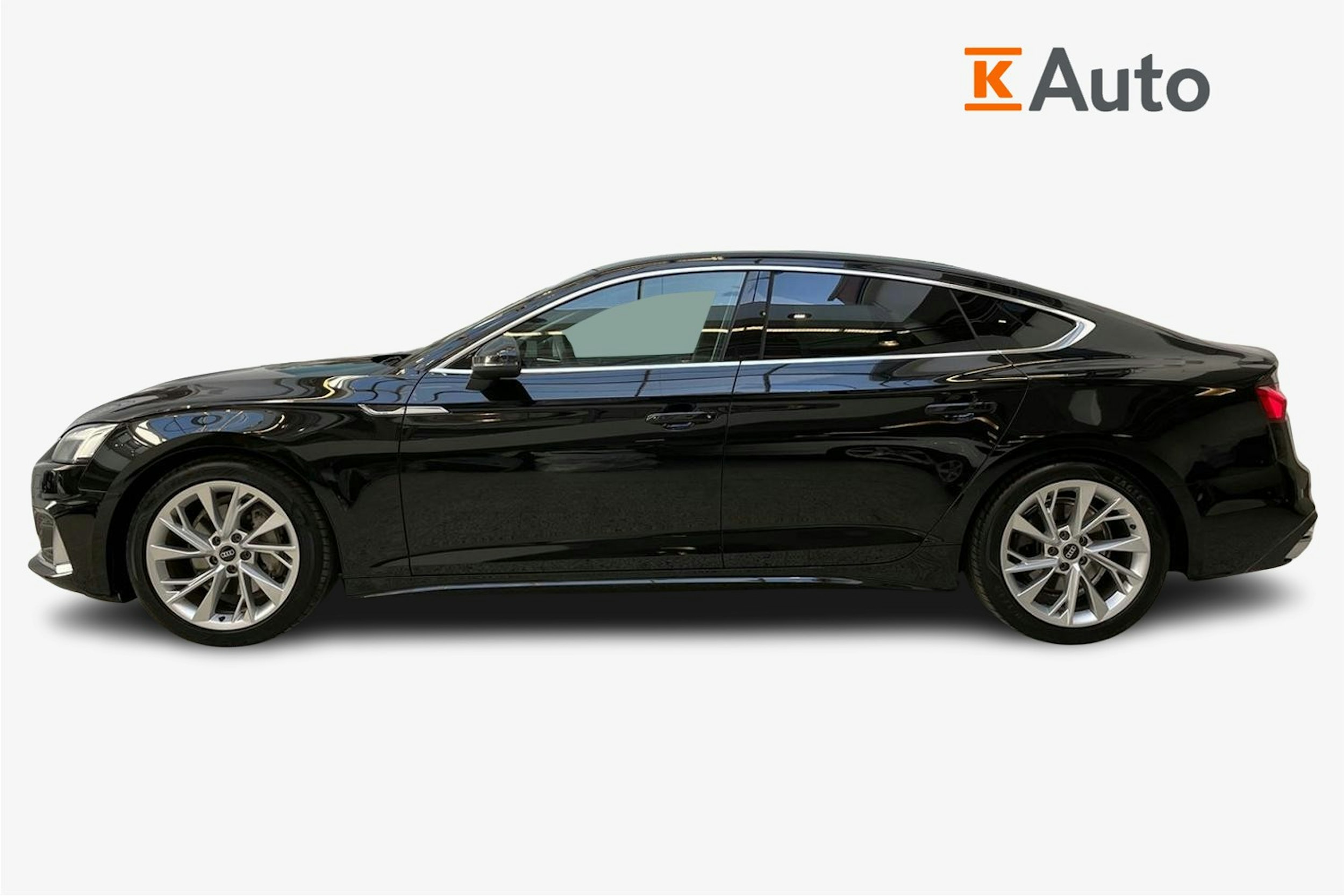 musta Audi A5 2023 kuva 6.