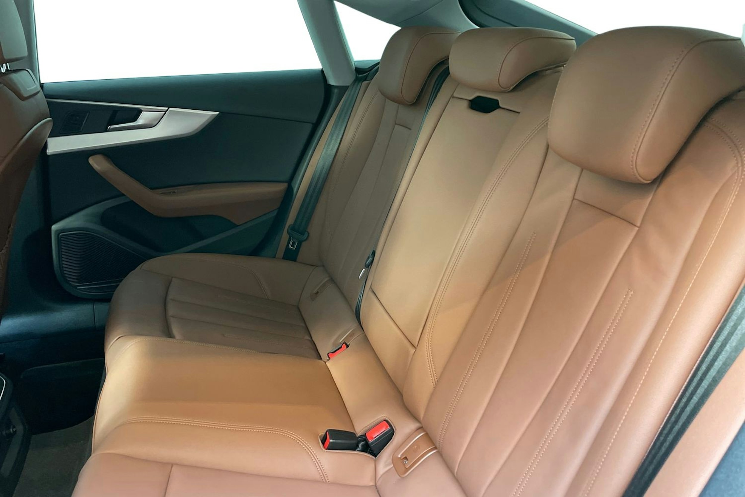 musta Audi A5 2023 kuva 10.