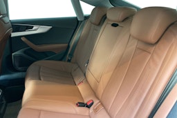 musta Audi A5 2023 kuva 10.