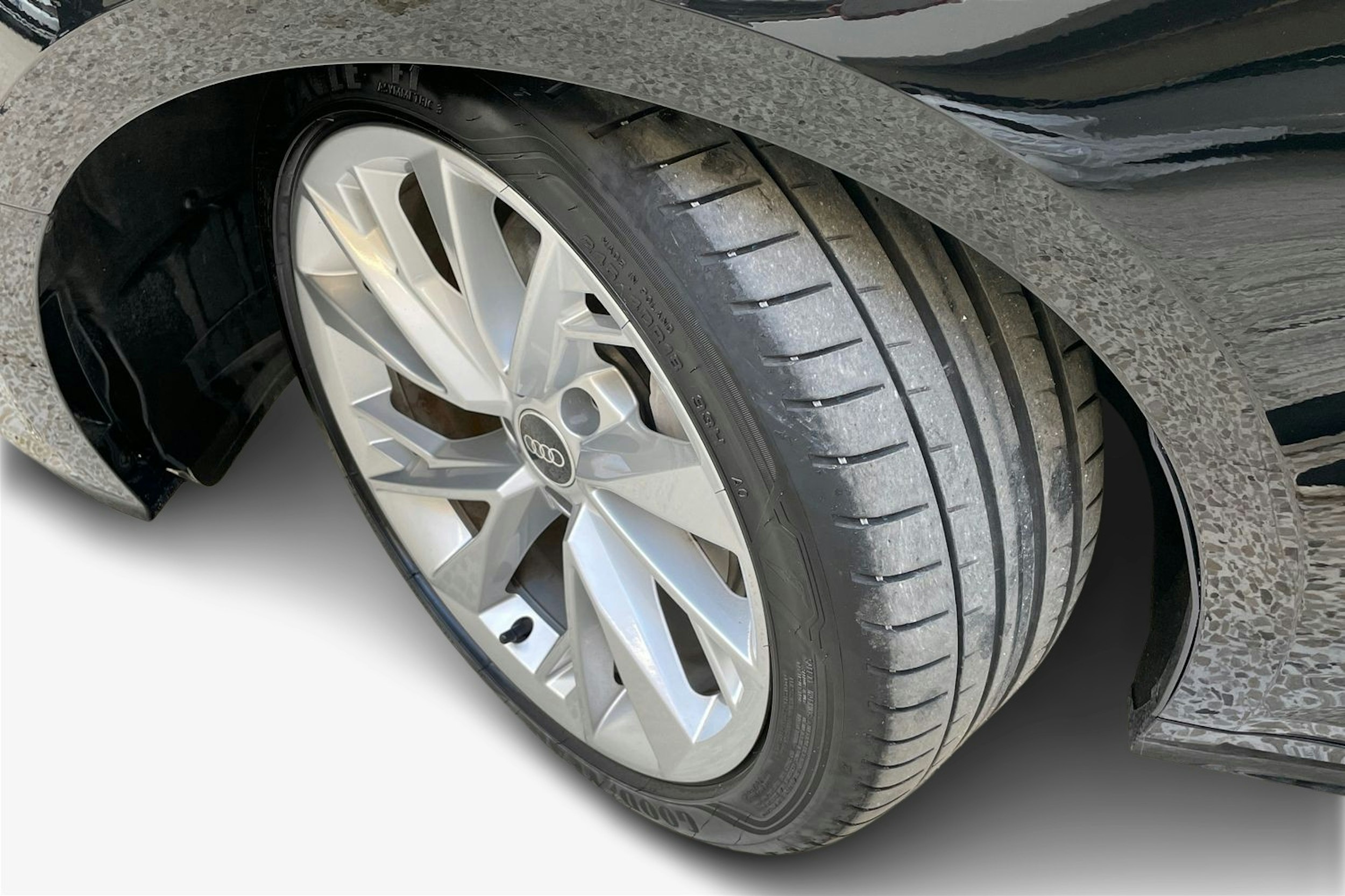 musta Audi A5 2023 kuva 11.