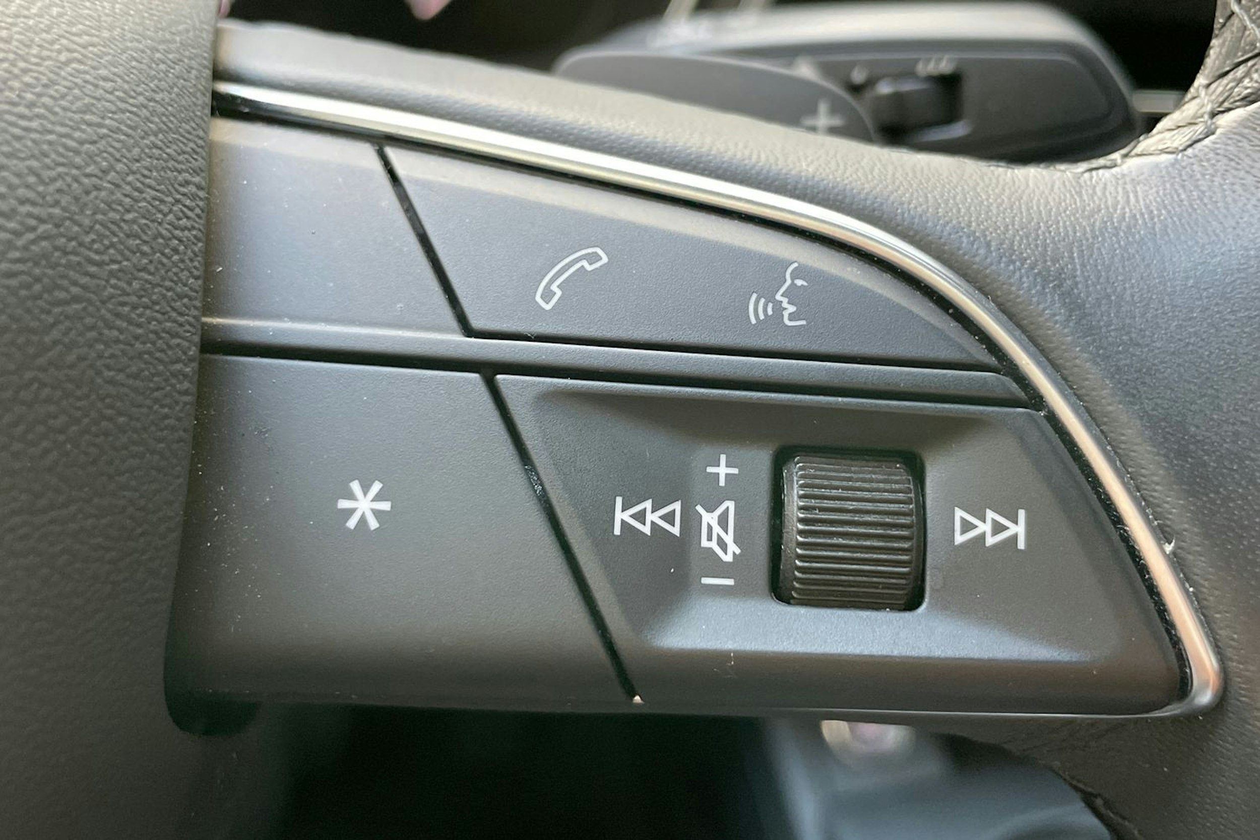 musta Audi A5 2023 kuva 23.