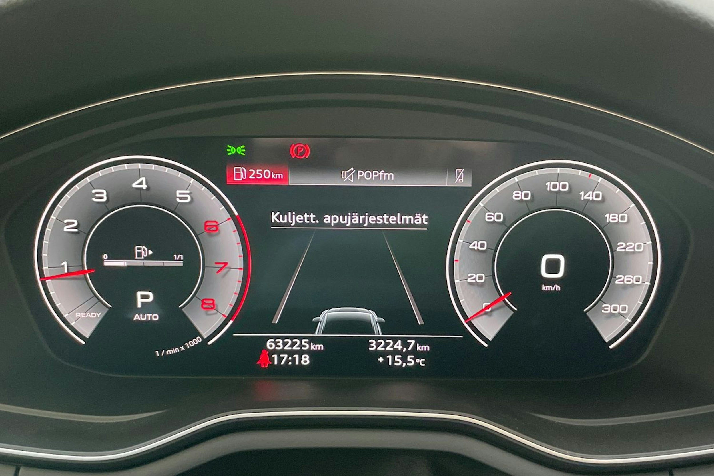 musta Audi A5 2023 kuva 24.