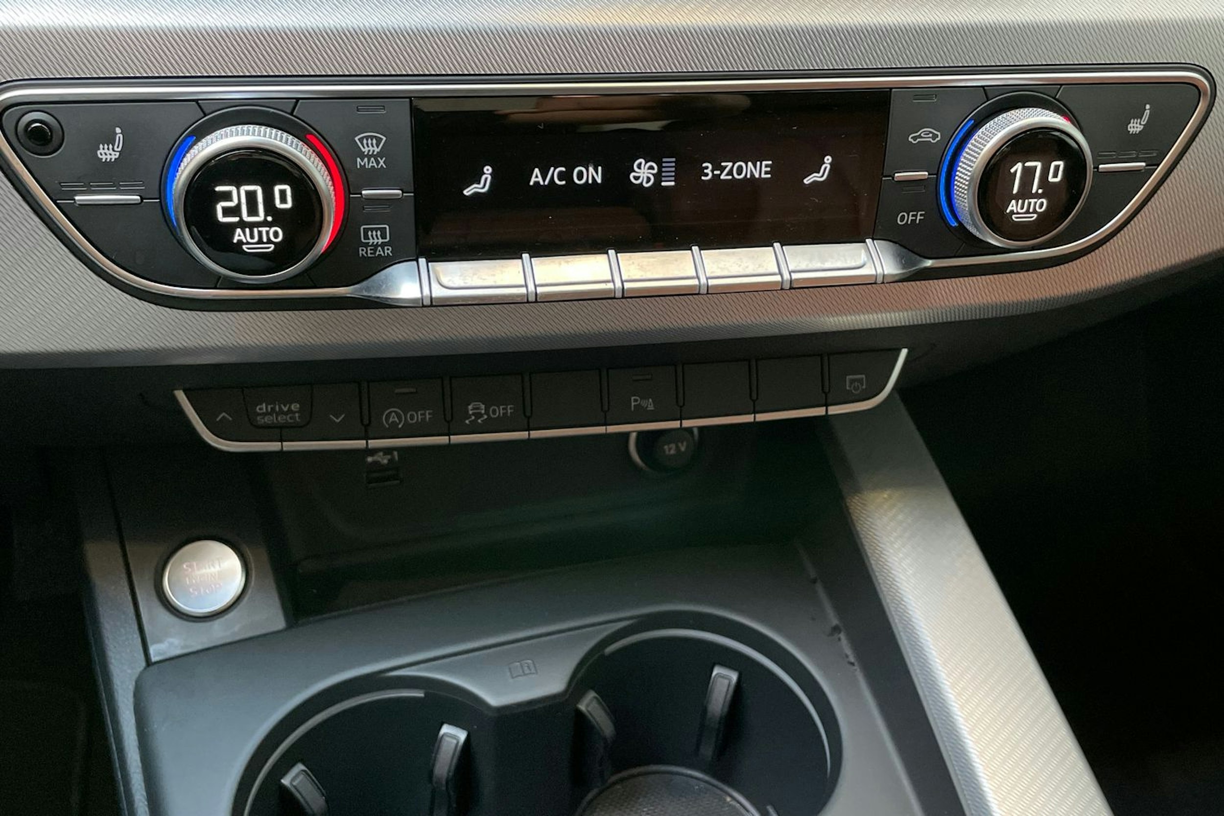 musta Audi A5 2023 kuva 30.