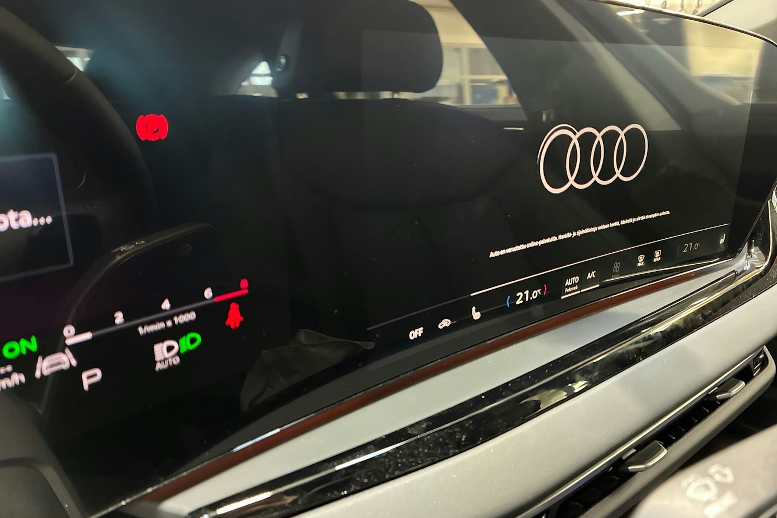 valkoinen Audi A5 2024 kuva 15.