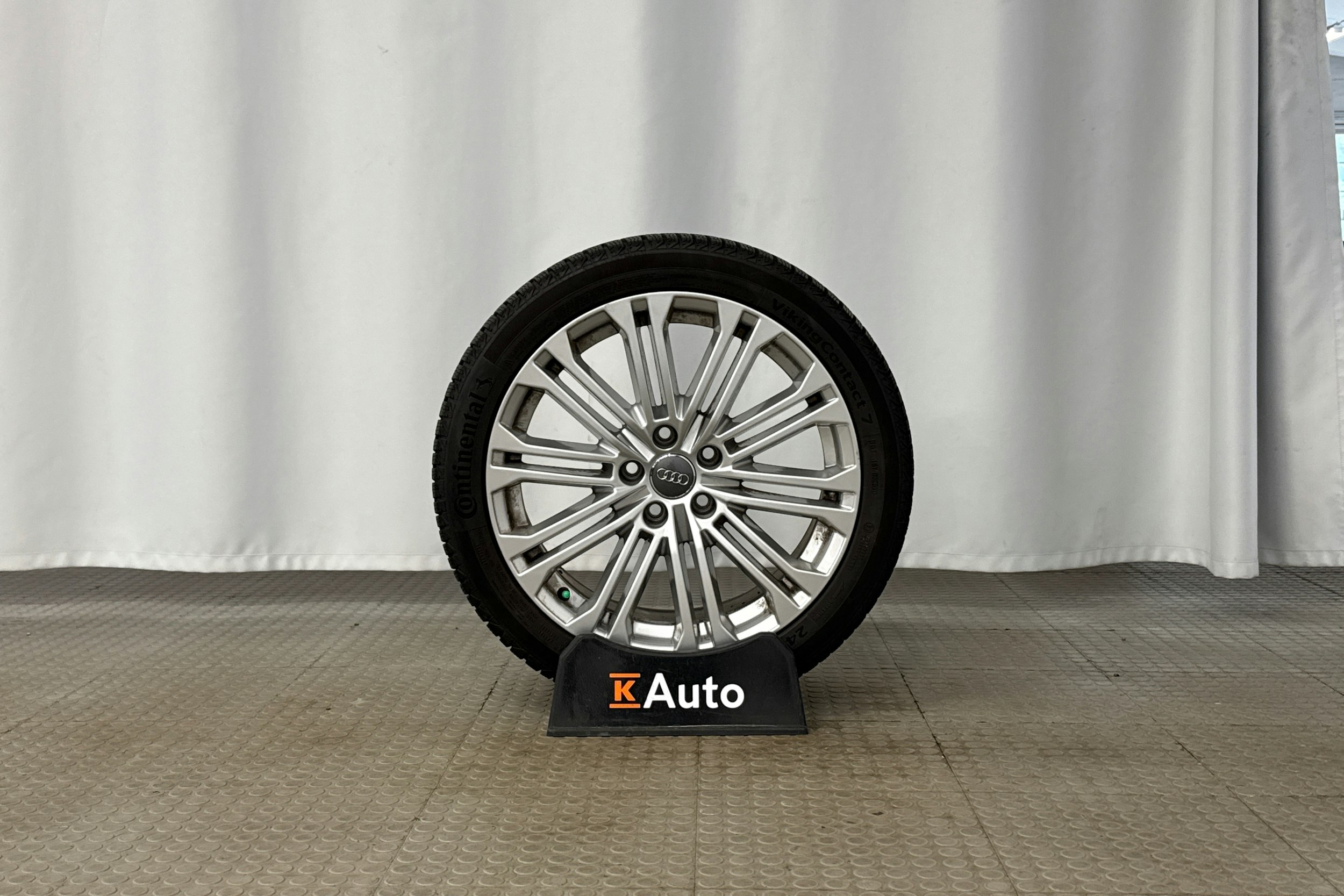 harmaa Audi A5 2024 kuva 13.