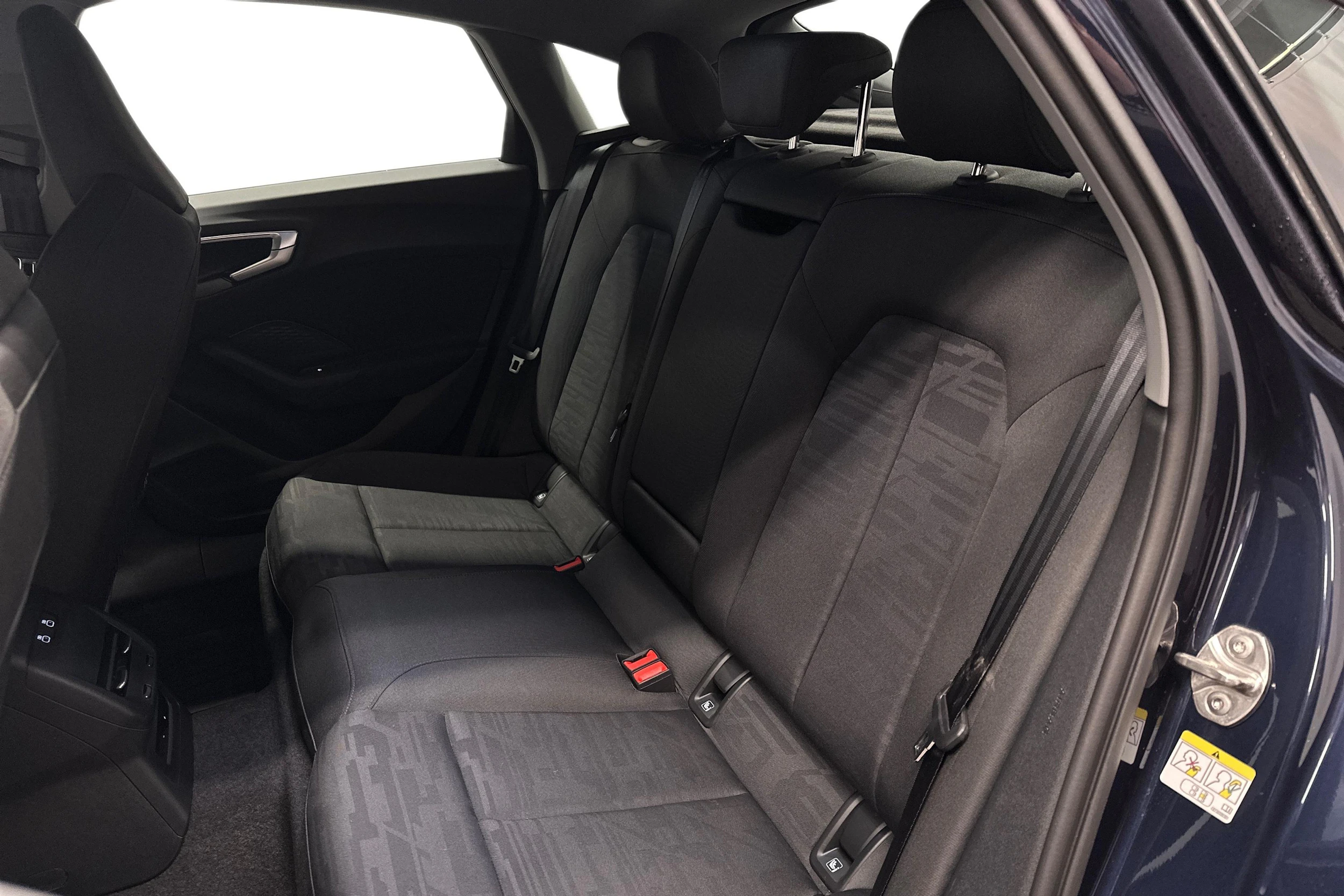 sininen Audi A5 2025 kuva 8.