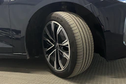 sininen Audi A5 2025 kuva 10.