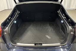 sininen Audi A5 2025 kuva 33.
