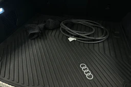 sininen Audi A5 2025 kuva 36.