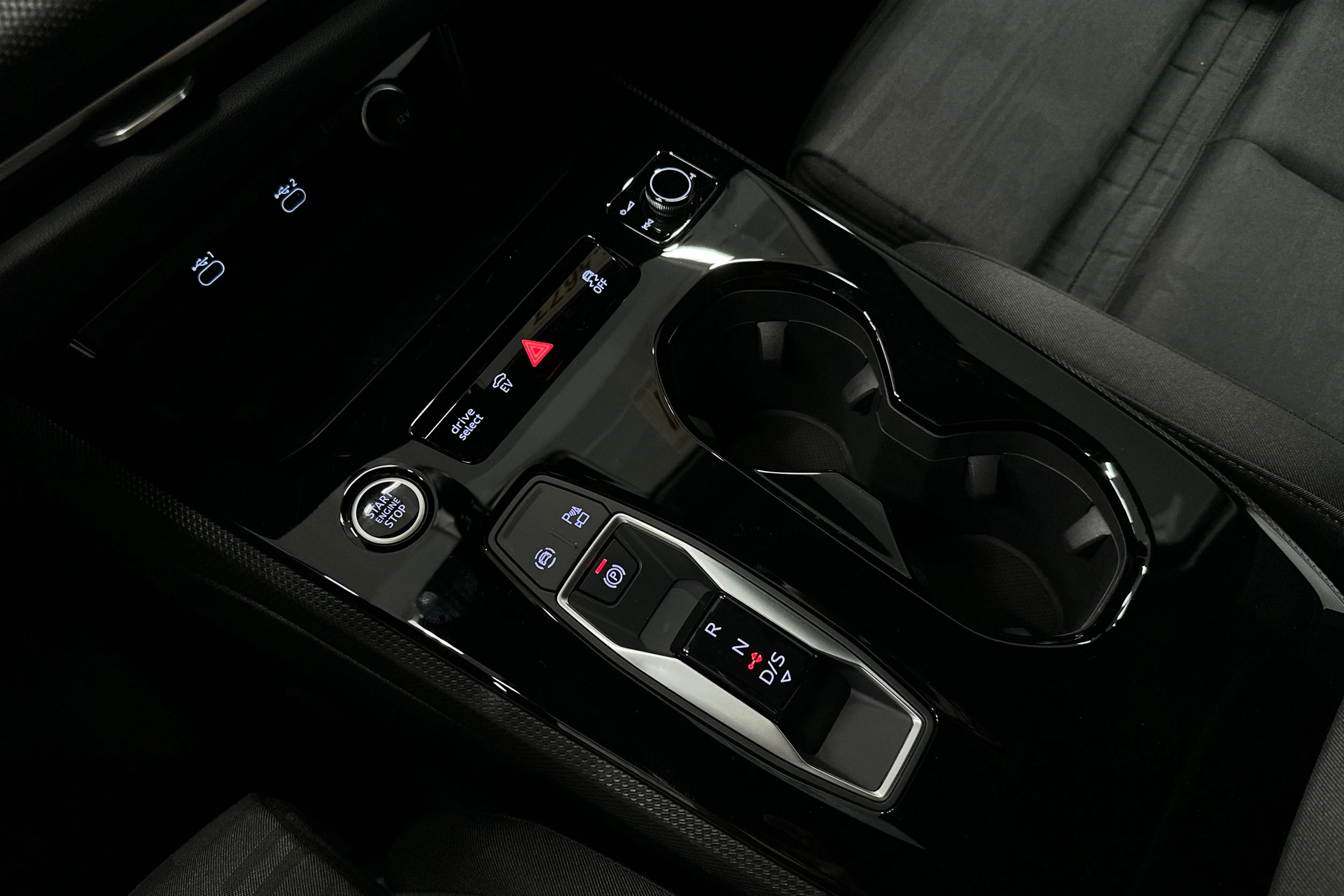 musta Audi A5 2025 kuva 38.