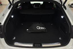 valkoinen Audi A5 2025 kuva 11.